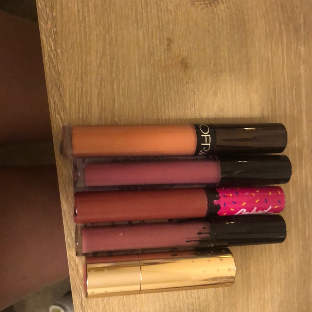 Liquid lipstick bundle